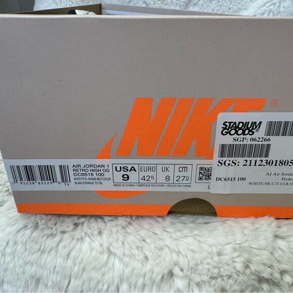 NIKE Air Jordan Men’s 1 High OG Prototype DC615-100 White Multi Color Sneakers 9 - Picture 11 of 14